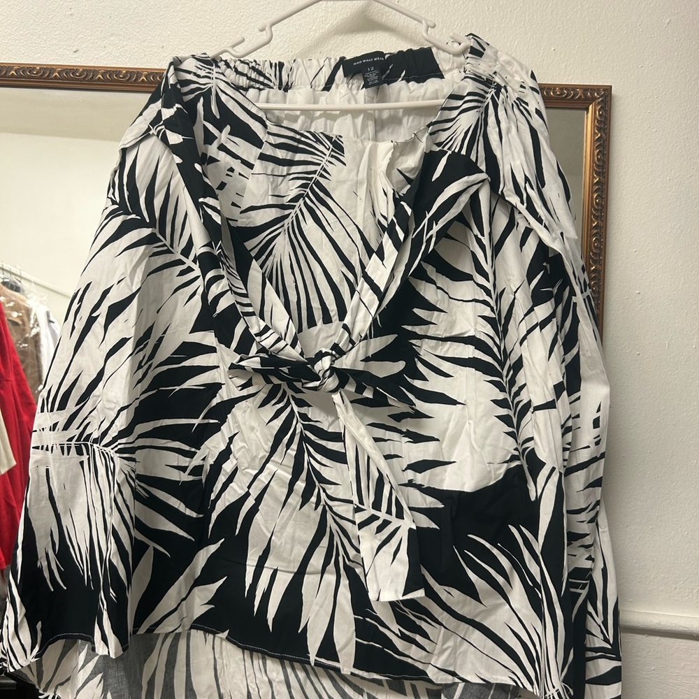 Black and White Leaf Print Skirt
